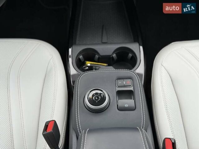 Синий Форд Mustang Mach-E, объемом двигателя 0 л и пробегом 37 тыс. км за 25200 $, фото 113 на Automoto.ua