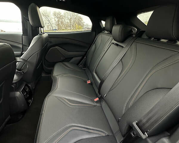 Синий Форд Mustang Mach-E, объемом двигателя 0 л и пробегом 8 тыс. км за 34950 $, фото 16 на Automoto.ua