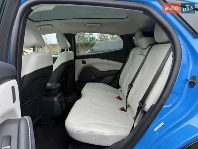 Синий Форд Mustang Mach-E, объемом двигателя 0 л и пробегом 37 тыс. км за 25200 $, фото 82 на Automoto.ua