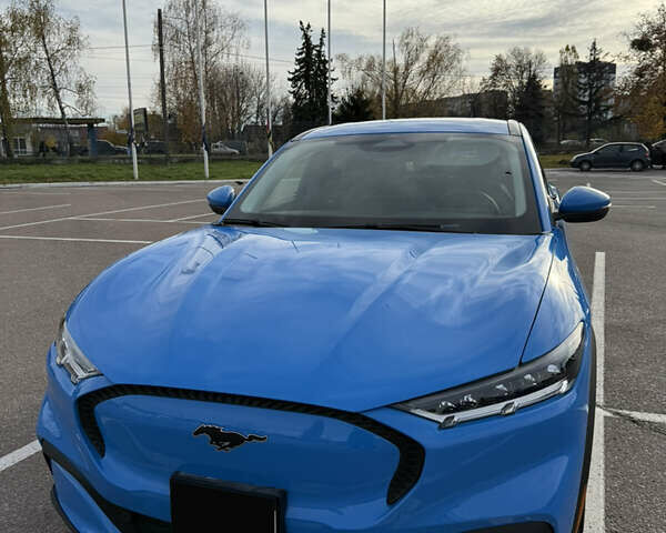 Синий Форд Mustang Mach-E, объемом двигателя 0 л и пробегом 27 тыс. км за 24900 $, фото 6 на Automoto.ua