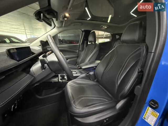 Синий Форд Mustang Mach-E, объемом двигателя 0 л и пробегом 12 тыс. км за 29500 $, фото 16 на Automoto.ua