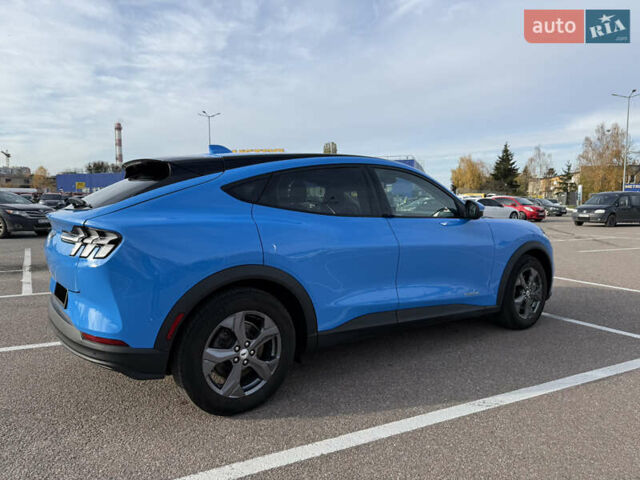 Синий Форд Mustang Mach-E, объемом двигателя 0 л и пробегом 27 тыс. км за 24900 $, фото 2 на Automoto.ua
