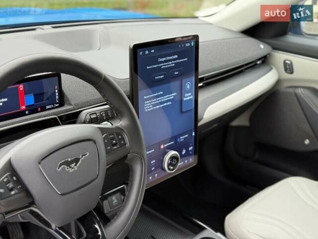 Синий Форд Mustang Mach-E, объемом двигателя 0 л и пробегом 37 тыс. км за 25200 $, фото 76 на Automoto.ua
