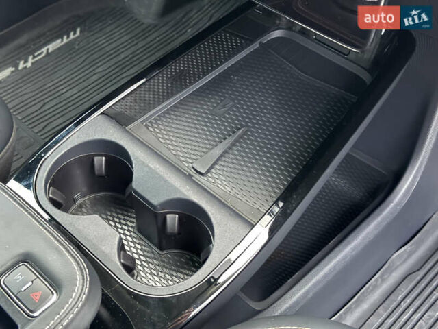 Синий Форд Mustang Mach-E, объемом двигателя 0 л и пробегом 58 тыс. км за 25999 $, фото 55 на Automoto.ua