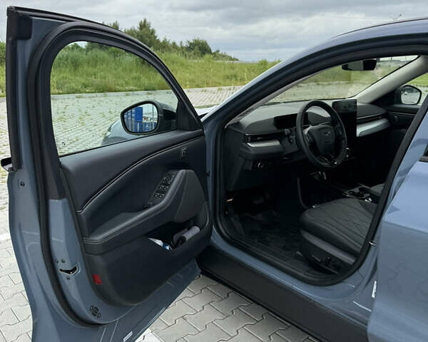 Синий Форд Mustang Mach-E, объемом двигателя 0 л и пробегом 14 тыс. км за 29500 $, фото 14 на Automoto.ua