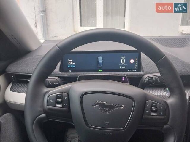 Синий Форд Mustang Mach-E, объемом двигателя 0 л и пробегом 30 тыс. км за 29500 $, фото 6 на Automoto.ua
