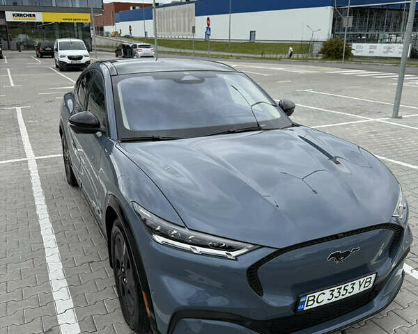 Синий Форд Mustang Mach-E, объемом двигателя 0 л и пробегом 14 тыс. км за 29500 $, фото 1 на Automoto.ua