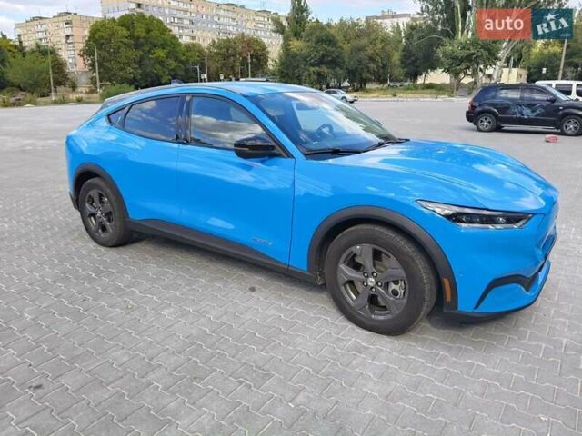 Синий Форд Mustang Mach-E, объемом двигателя 0 л и пробегом 62 тыс. км за 23500 $, фото 3 на Automoto.ua