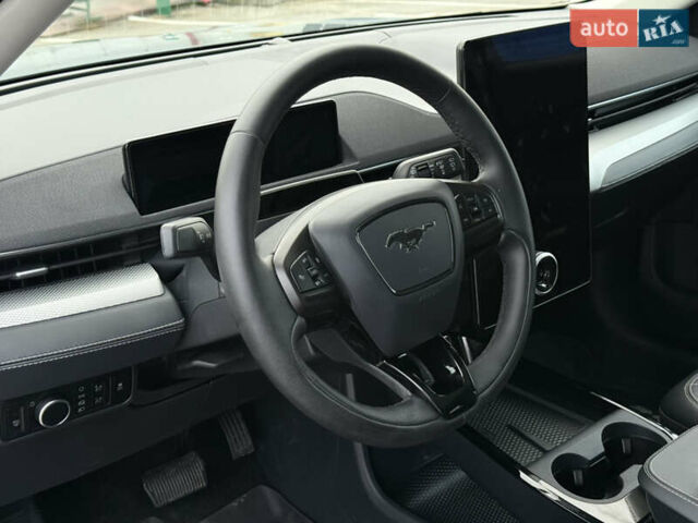 Синий Форд Mustang Mach-E, объемом двигателя 0 л и пробегом 58 тыс. км за 25999 $, фото 40 на Automoto.ua