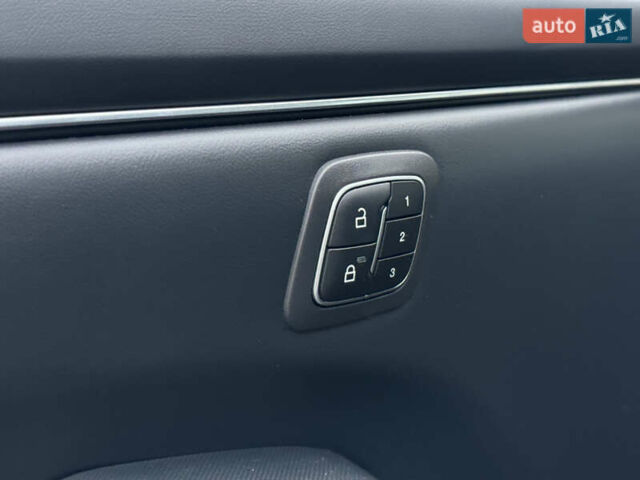 Синий Форд Mustang Mach-E, объемом двигателя 0 л и пробегом 58 тыс. км за 25999 $, фото 33 на Automoto.ua