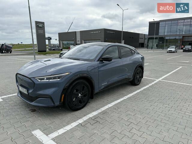 Синий Форд Mustang Mach-E, объемом двигателя 0 л и пробегом 14 тыс. км за 29500 $, фото 2 на Automoto.ua