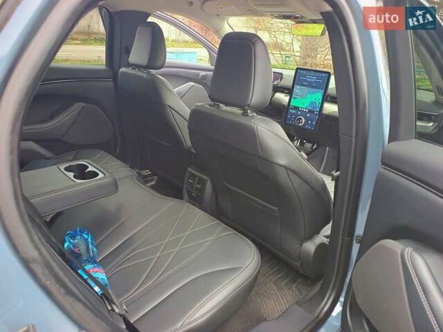 Синий Форд Mustang Mach-E, объемом двигателя 0 л и пробегом 58 тыс. км за 25999 $, фото 61 на Automoto.ua