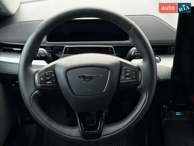 Синий Форд Mustang Mach-E, объемом двигателя 0 л и пробегом 58 тыс. км за 25999 $, фото 41 на Automoto.ua