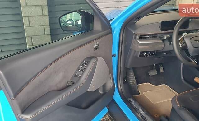 Синий Форд Mustang Mach-E, объемом двигателя 0 л и пробегом 20 тыс. км за 35500 $, фото 8 на Automoto.ua