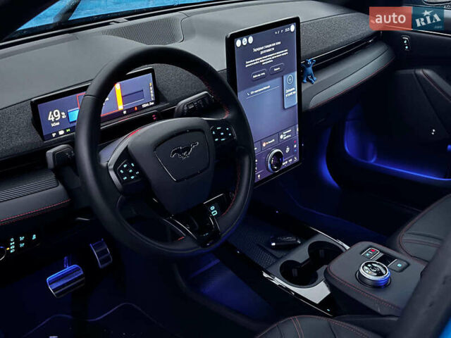 Синий Форд Mustang Mach-E, объемом двигателя 0 л и пробегом 15 тыс. км за 31890 $, фото 31 на Automoto.ua