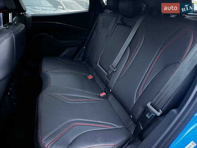 Синий Форд Mustang Mach-E, объемом двигателя 0 л и пробегом 15 тыс. км за 31890 $, фото 33 на Automoto.ua