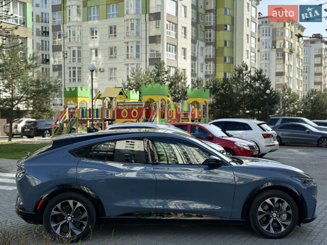 Синий Форд Mustang Mach-E, объемом двигателя 0 л и пробегом 61 тыс. км за 27900 $, фото 11 на Automoto.ua