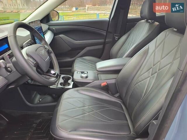 Синий Форд Mustang Mach-E, объемом двигателя 0 л и пробегом 58 тыс. км за 25999 $, фото 48 на Automoto.ua