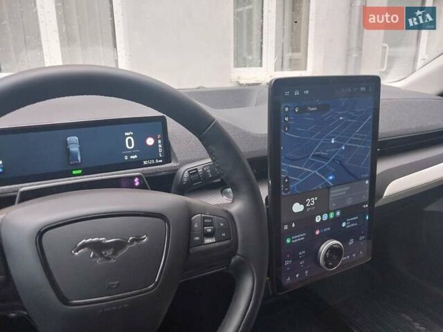 Синий Форд Mustang Mach-E, объемом двигателя 0 л и пробегом 30 тыс. км за 29500 $, фото 4 на Automoto.ua