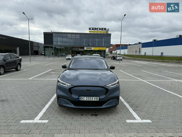 Синий Форд Mustang Mach-E, объемом двигателя 0 л и пробегом 14 тыс. км за 29500 $, фото 3 на Automoto.ua