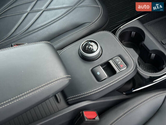 Синий Форд Mustang Mach-E, объемом двигателя 0 л и пробегом 58 тыс. км за 25999 $, фото 54 на Automoto.ua