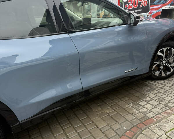 Синий Форд Mustang Mach-E, объемом двигателя 0 л и пробегом 10 тыс. км за 30500 $, фото 6 на Automoto.ua