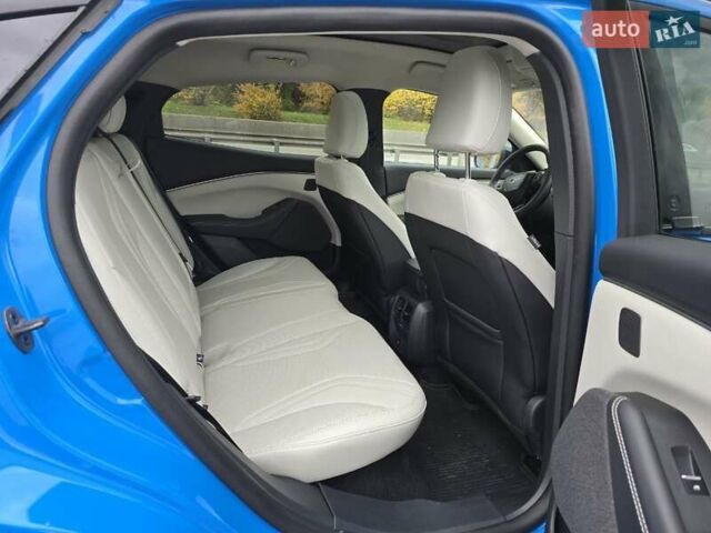 Синий Форд Mustang Mach-E, объемом двигателя 0 л и пробегом 5 тыс. км за 35000 $, фото 5 на Automoto.ua