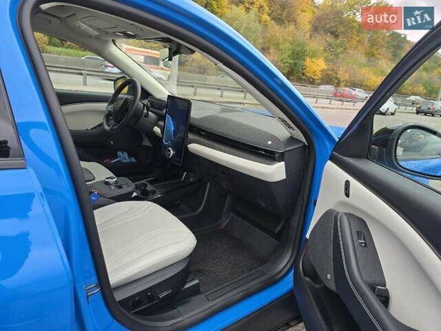 Синий Форд Mustang Mach-E, объемом двигателя 0 л и пробегом 5 тыс. км за 35000 $, фото 8 на Automoto.ua