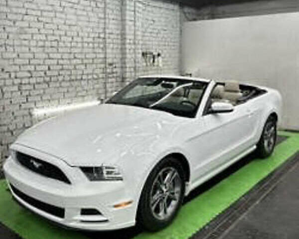 Білий Форд Мустанг, об'ємом двигуна 3.72 л та пробігом 97 тис. км за 17300 $, фото 2 на Automoto.ua