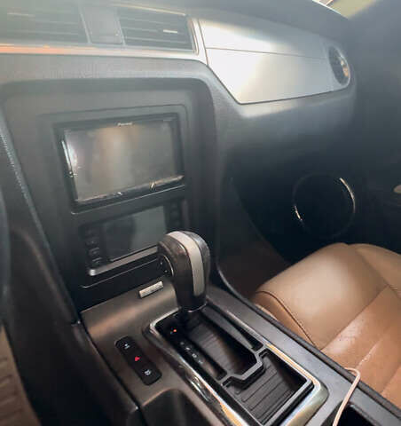 Білий Форд Мустанг, об'ємом двигуна 3.72 л та пробігом 97 тис. км за 17300 $, фото 11 на Automoto.ua