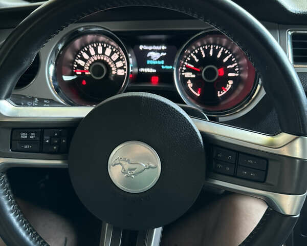 Білий Форд Мустанг, об'ємом двигуна 3.72 л та пробігом 97 тис. км за 17300 $, фото 10 на Automoto.ua