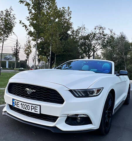 Білий Форд Мустанг, об'ємом двигуна 2.3 л та пробігом 144 тис. км за 18000 $, фото 8 на Automoto.ua