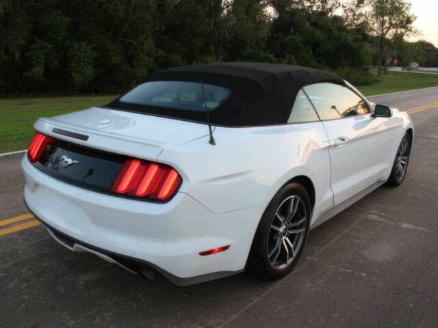 Білий Форд Мустанг, об'ємом двигуна 2.3 л та пробігом 65 тис. км за 4700 $, фото 11 на Automoto.ua