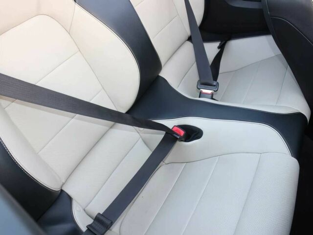 Білий Форд Мустанг, об'ємом двигуна 2.3 л та пробігом 65 тис. км за 4700 $, фото 22 на Automoto.ua