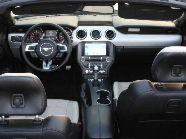 Білий Форд Мустанг, об'ємом двигуна 2.3 л та пробігом 65 тис. км за 4700 $, фото 20 на Automoto.ua