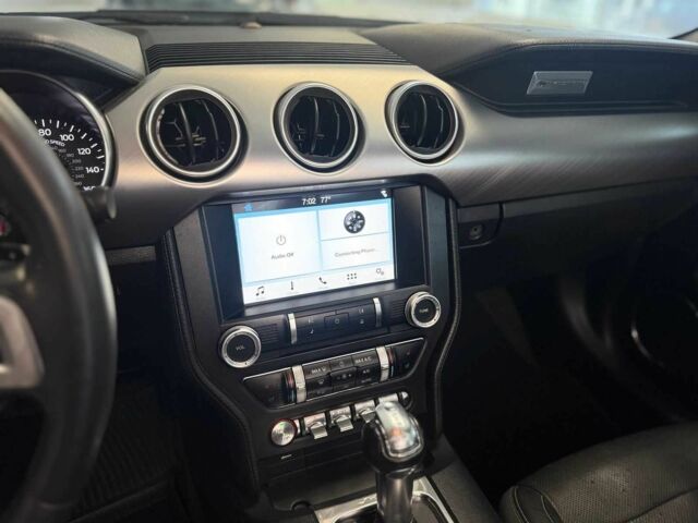 Белый Форд Мустанг, объемом двигателя 2.3 л и пробегом 35 тыс. км за 3200 $, фото 5 на Automoto.ua