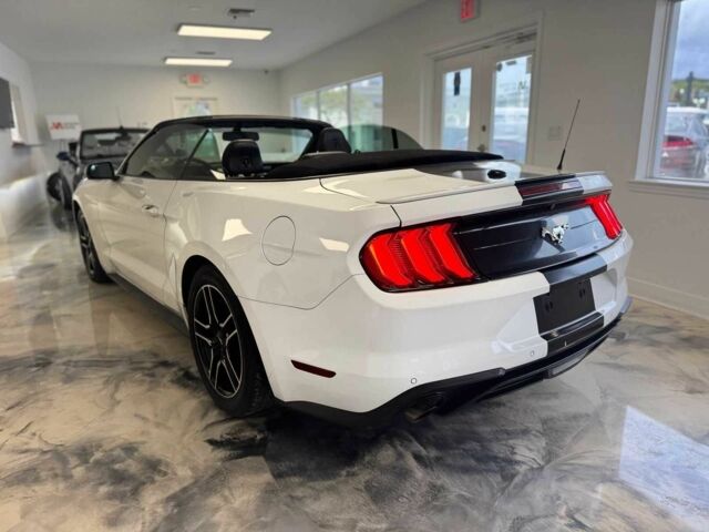 Белый Форд Мустанг, объемом двигателя 2.3 л и пробегом 35 тыс. км за 3200 $, фото 3 на Automoto.ua