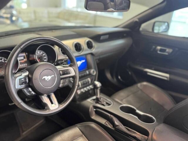 Белый Форд Мустанг, объемом двигателя 2.3 л и пробегом 35 тыс. км за 3200 $, фото 4 на Automoto.ua