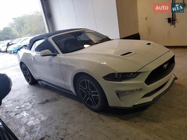 Белый Форд Мустанг, объемом двигателя 2.3 л и пробегом 115 тыс. км за 6600 $, фото 8 на Automoto.ua