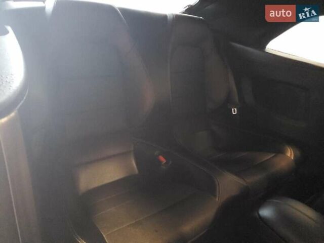 Белый Форд Мустанг, объемом двигателя 2.3 л и пробегом 115 тыс. км за 6600 $, фото 2 на Automoto.ua