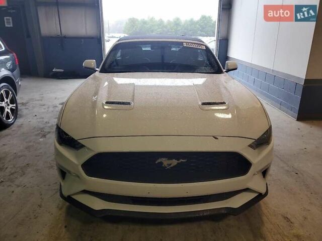 Белый Форд Мустанг, объемом двигателя 2.3 л и пробегом 115 тыс. км за 6600 $, фото 7 на Automoto.ua