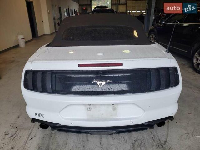 Белый Форд Мустанг, объемом двигателя 2.3 л и пробегом 115 тыс. км за 6600 $, фото 6 на Automoto.ua