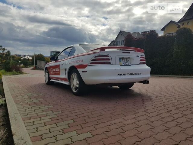 Білий Форд Мустанг, об'ємом двигуна 3 л та пробігом 144 тис. км за 3999 $, фото 1 на Automoto.ua