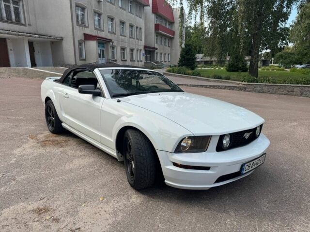 Белый Форд Мустанг, объемом двигателя 4 л и пробегом 120 тыс. км за 8500 $, фото 8 на Automoto.ua