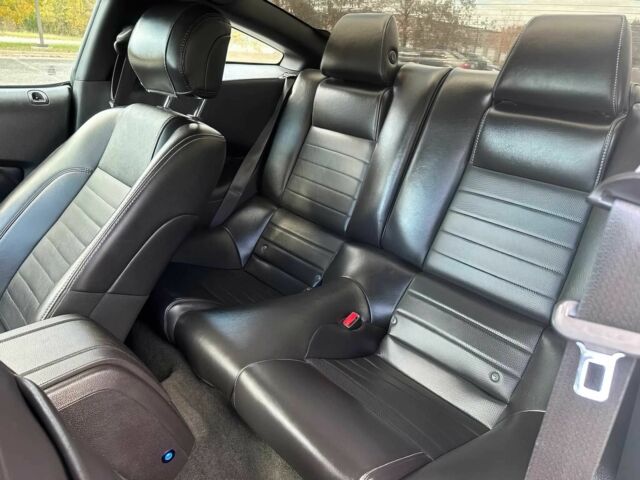 Білий Форд Мустанг, об'ємом двигуна 5 л та пробігом 89 тис. км за 6000 $, фото 8 на Automoto.ua