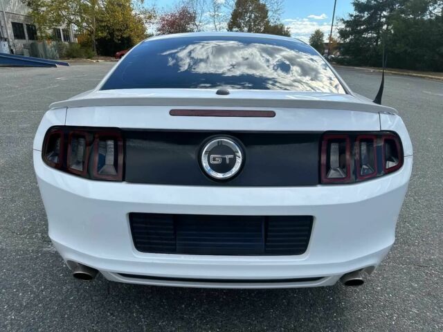 Білий Форд Мустанг, об'ємом двигуна 5 л та пробігом 89 тис. км за 6000 $, фото 2 на Automoto.ua