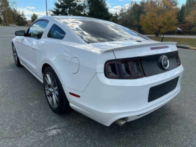 Белый Форд Мустанг, объемом двигателя 5 л и пробегом 84 тыс. км за 8400 $, фото 2 на Automoto.ua