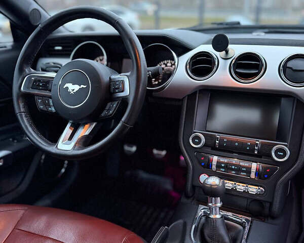 Белый Форд Мустанг, объемом двигателя 2.26 л и пробегом 170 тыс. км за 10500 $, фото 6 на Automoto.ua