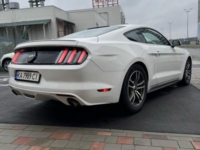 Форд Мустанг 2016 у Києві на Automoto.ua Білий Форд Мустанг, об'ємом двигуна 3.7 л та пробігом 98 тис. км за 16500 $, фото 7 на Automoto.ua