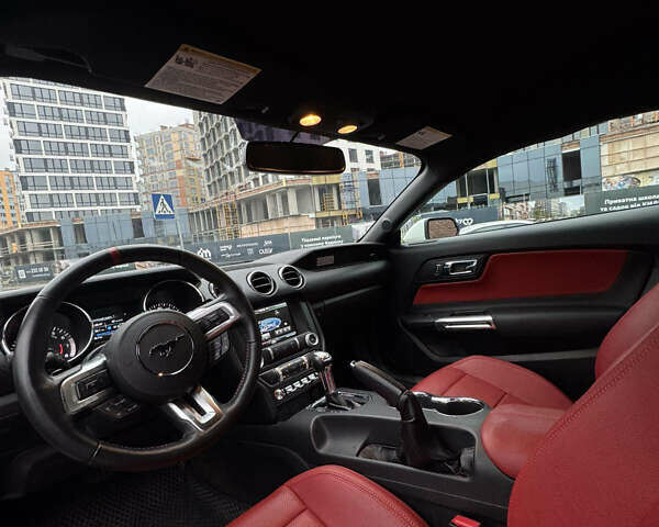 Белый Форд Мустанг, объемом двигателя 3.7 л и пробегом 98 тыс. км за 16000 $, фото 4 на Automoto.ua